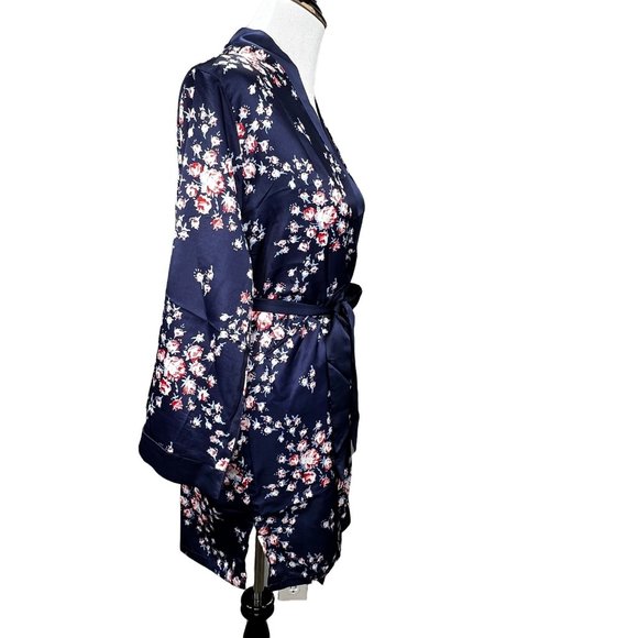 Morgan Lane Satin Robe Blue Floral Rose Print size S/M FabFitFun NWT - Picture 2 of 6